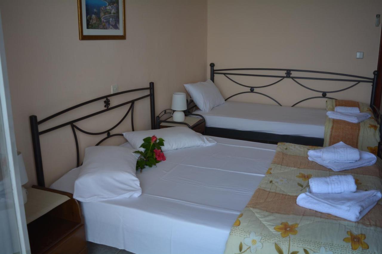 Fiore Rooms Akrotiri  Exteriör bild